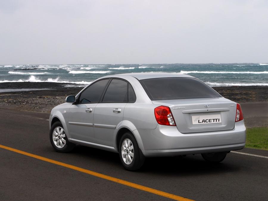  Daewoo Lacetti Sedan 2004 года  (фото 7 из 8)